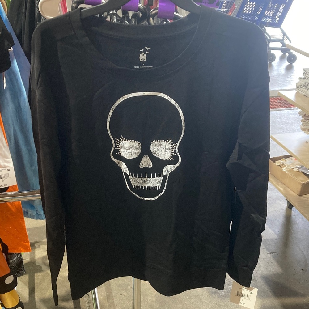 Black Long Sleeve Skull Graphic Tee